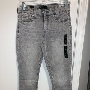 Banana Republic- Women’s light gray wash jeans